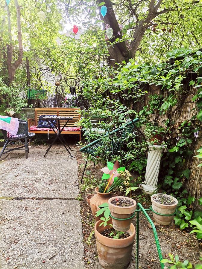 Flat In Historic Villa With Your Own Private Garden, Near City Park Budapešť Exteriér fotografie